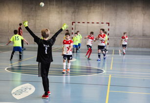 乐鱼体育App下载-四国蝶泳转身用时差距仅0.07秒，蝶泳转身动作