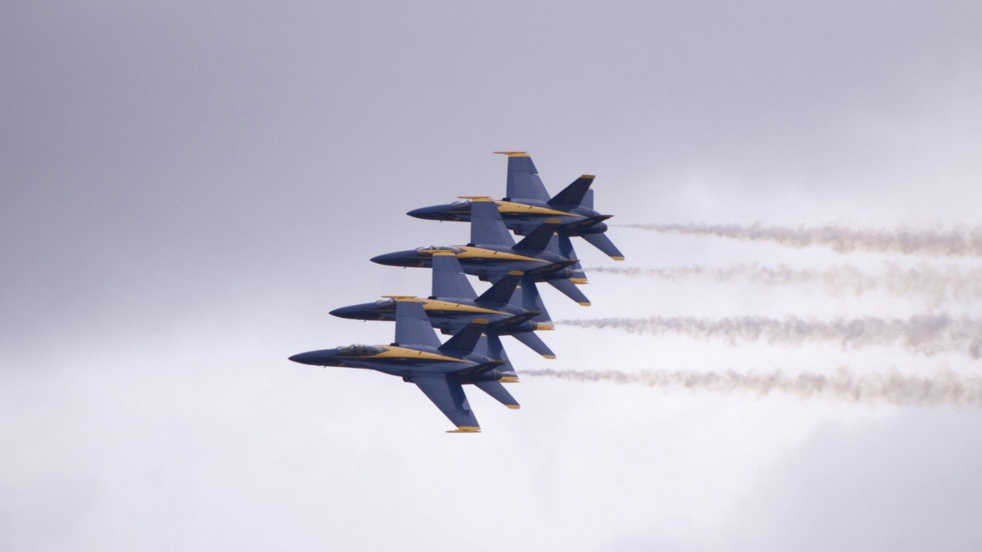 乐鱼体育(中国)官方网站-决赛场上 麦克沃伊领先优势明显，麦克沃特