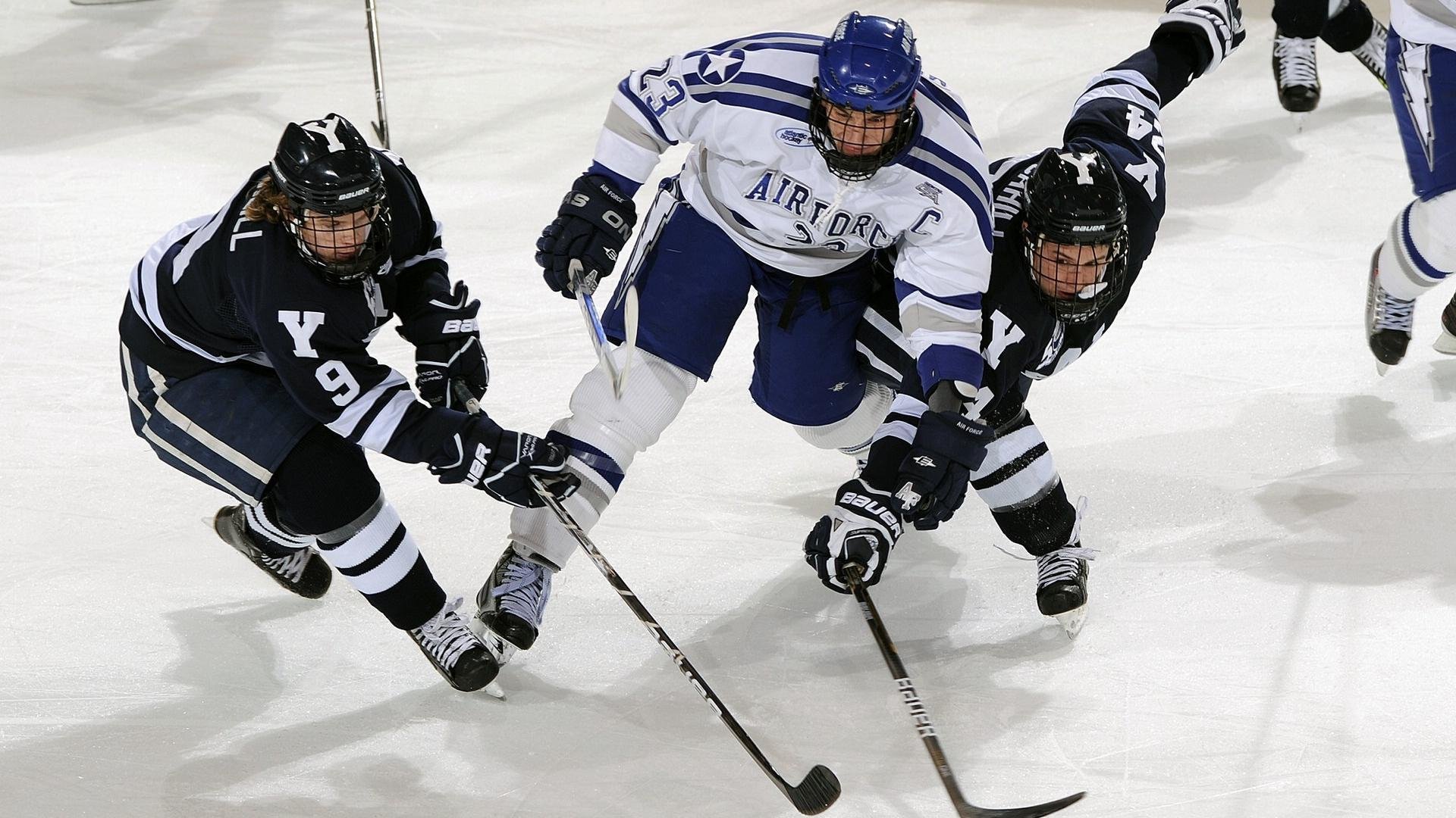 中国反曲弓女队在射箭世界杯上海站获得团体冠军，中国反曲弓男子队员