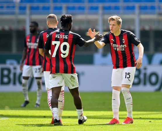 乐鱼体育:意甲的团队精神：如何在比赛中形成合力的简单介绍